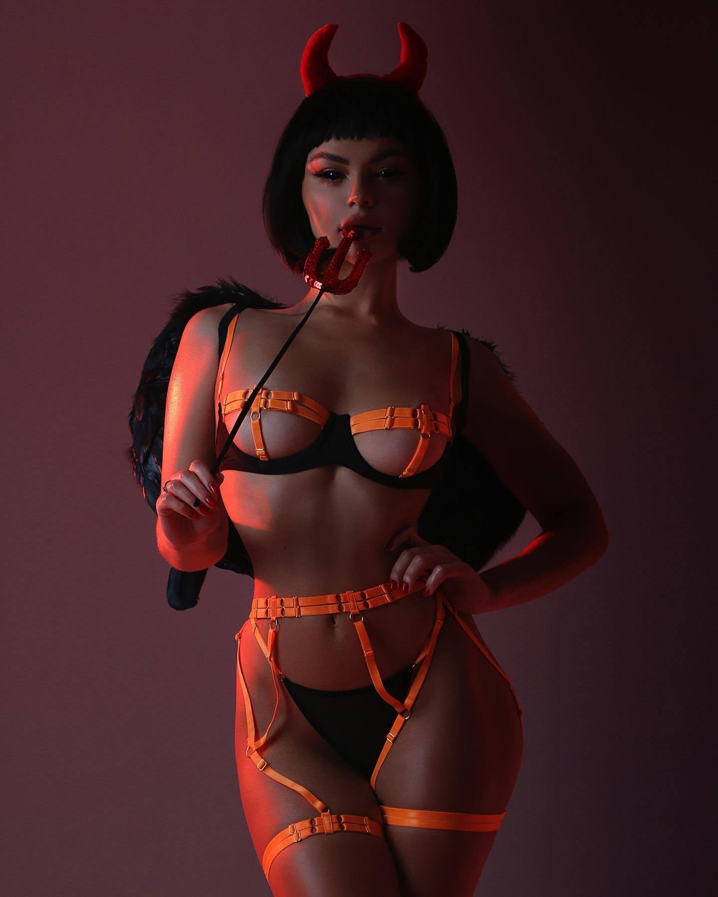 Don't You Cry Lingerie Set