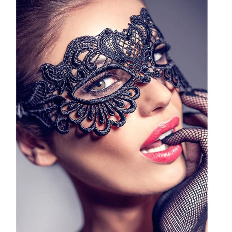 Seductress Mask - Black